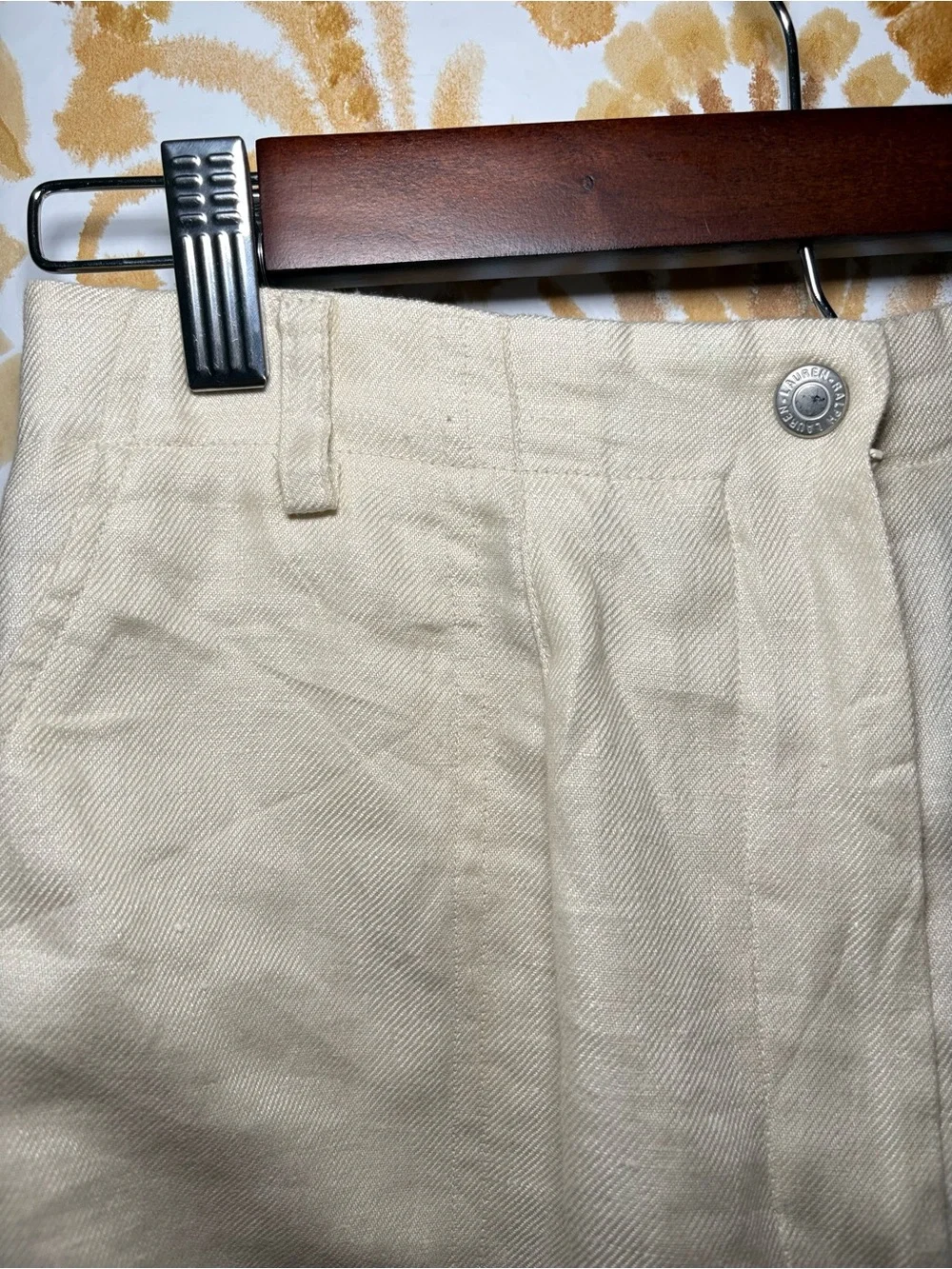 Lauren Ralph Lauren 100% Linen Cargo Shorts | Coastal Quiet Luxury Cream Shorts
